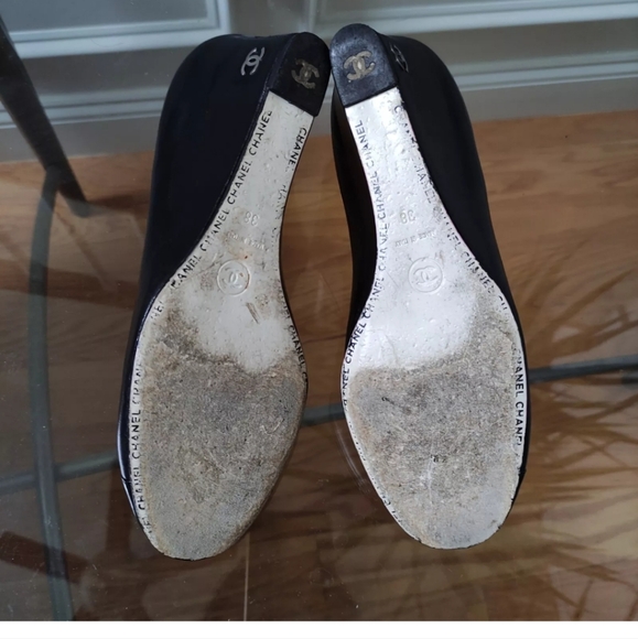 Chanel Interlocking CC Logo Patent Leather Cap Toe Wedge Pumps 38 black - Picture 9 of 16